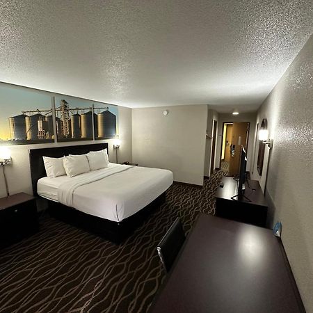 Days Inn & Suites By Wyndham Casey Екстер'єр фото