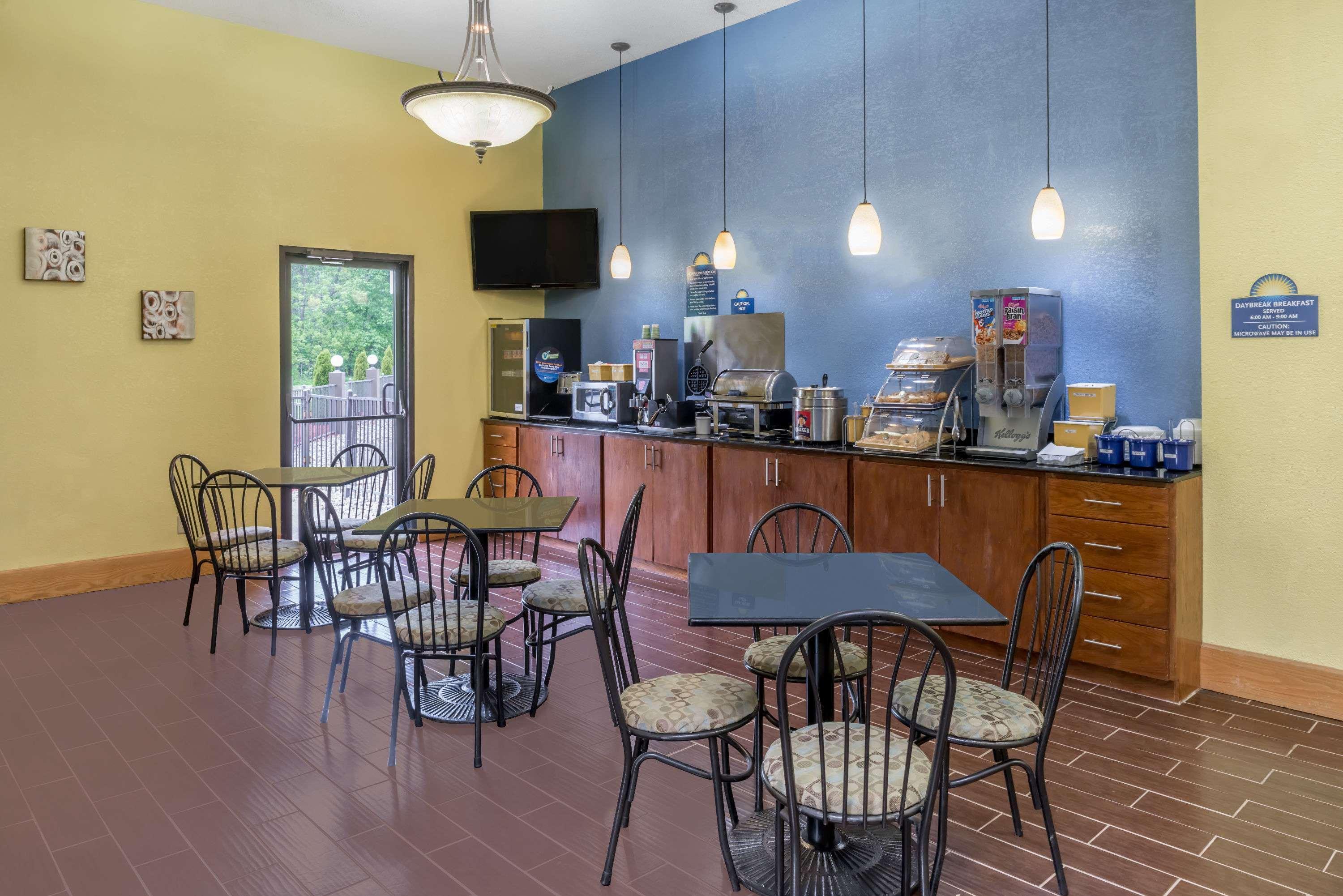 Days Inn & Suites By Wyndham Casey Екстер'єр фото
