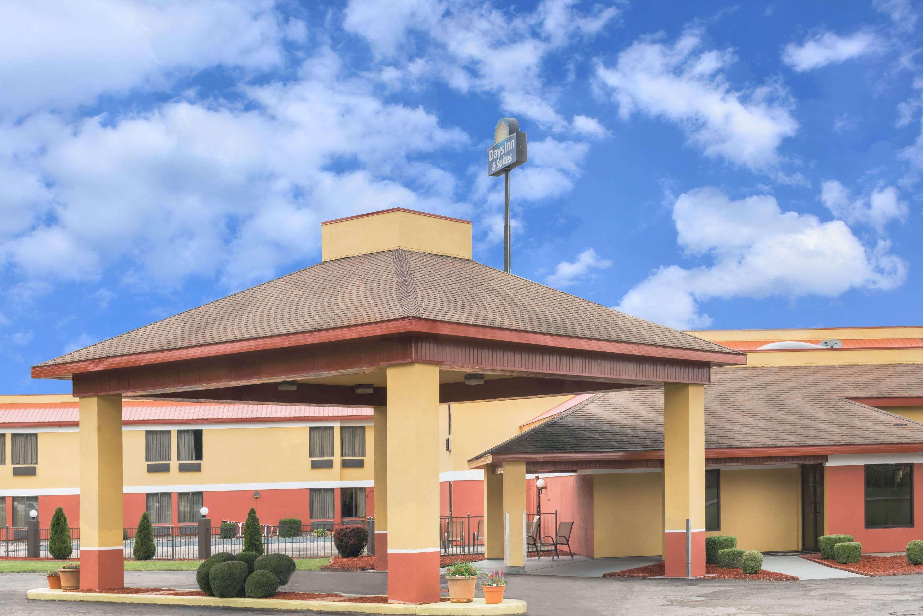 Days Inn & Suites By Wyndham Casey Екстер'єр фото
